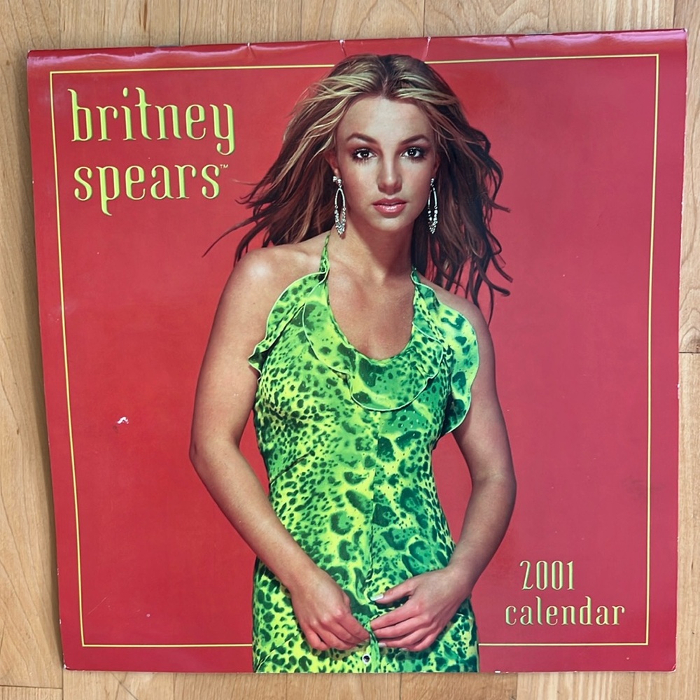 🎤2001 Calendar Britney Spears at Age 20 with 13 24” Lengthwise Images